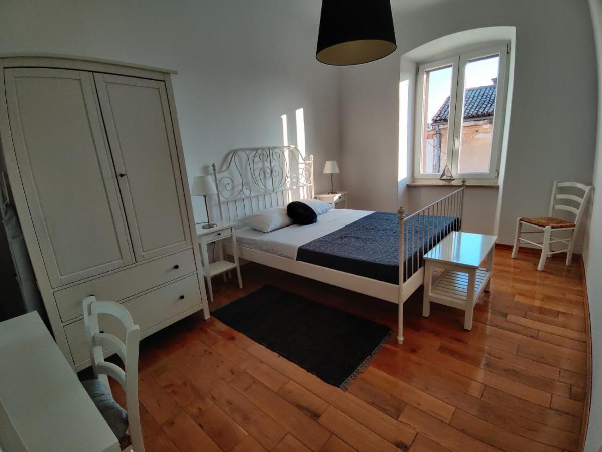Sea View Flat In Central Pula Exterior foto